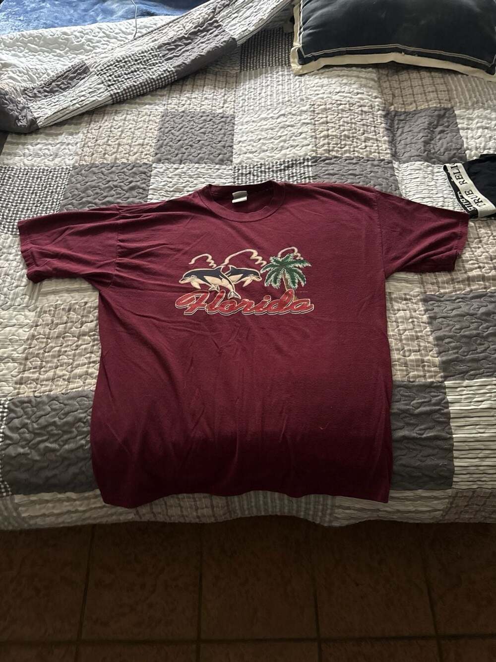 Vintage 90s Florida Dolphins Palm Tree Graphic T-Shirt XL Maroon